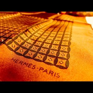 💯 % Hermès silk